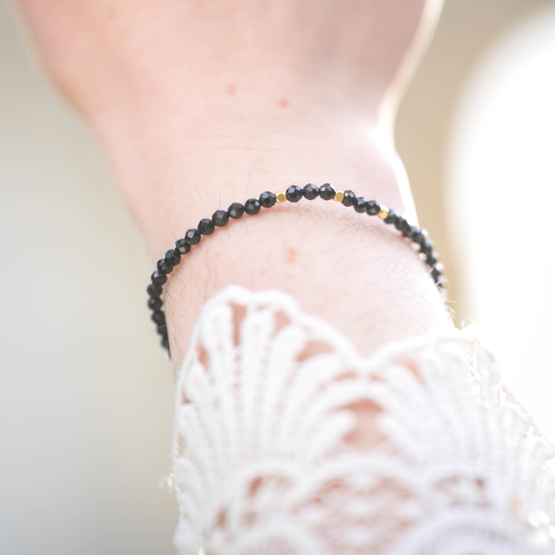 Bracelet fin en Spinelle noir Ma boutique