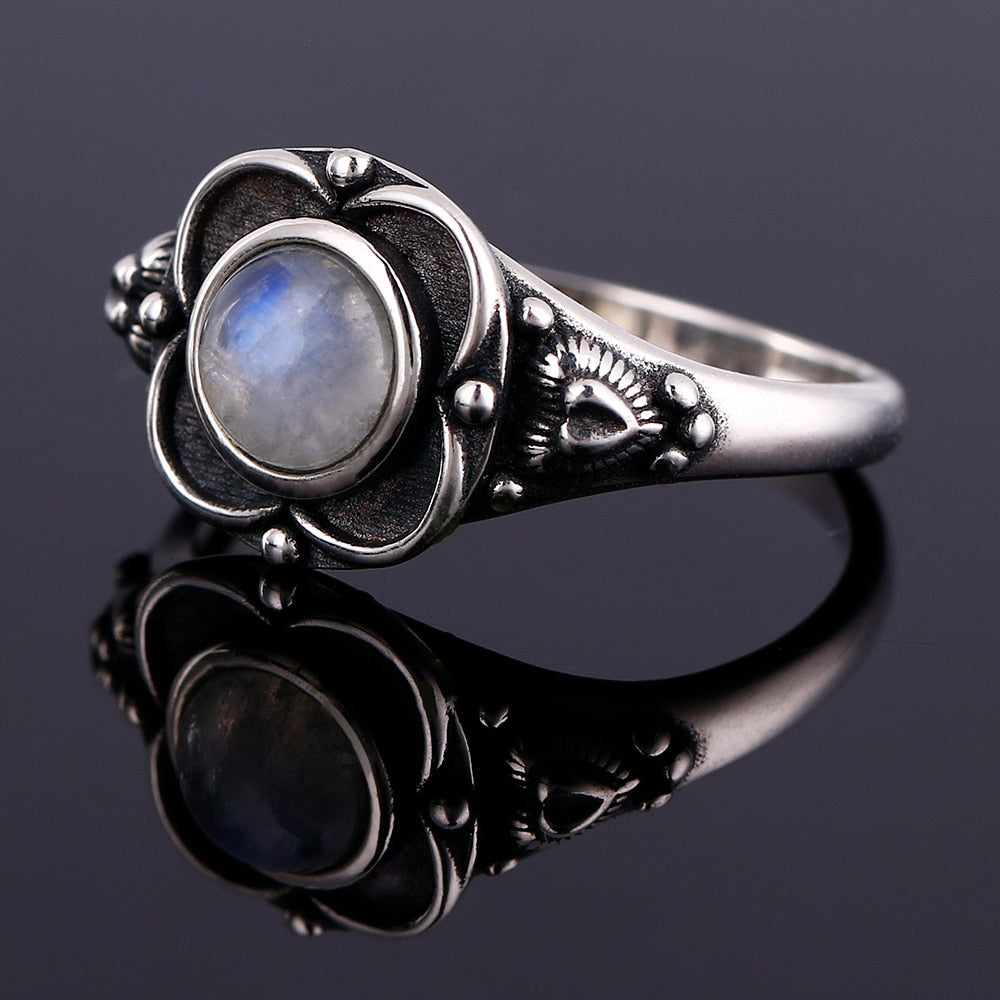 Bague en Pierre de Lune de 6mm Bijoux d'âmes