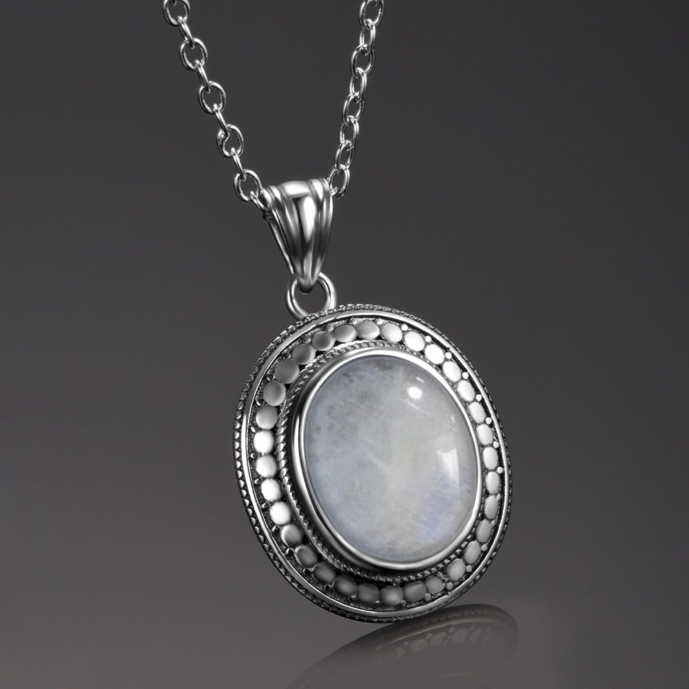 Collier de Féminité en Pierre de Lune 10 x 12 mm Bijoux d'âmes